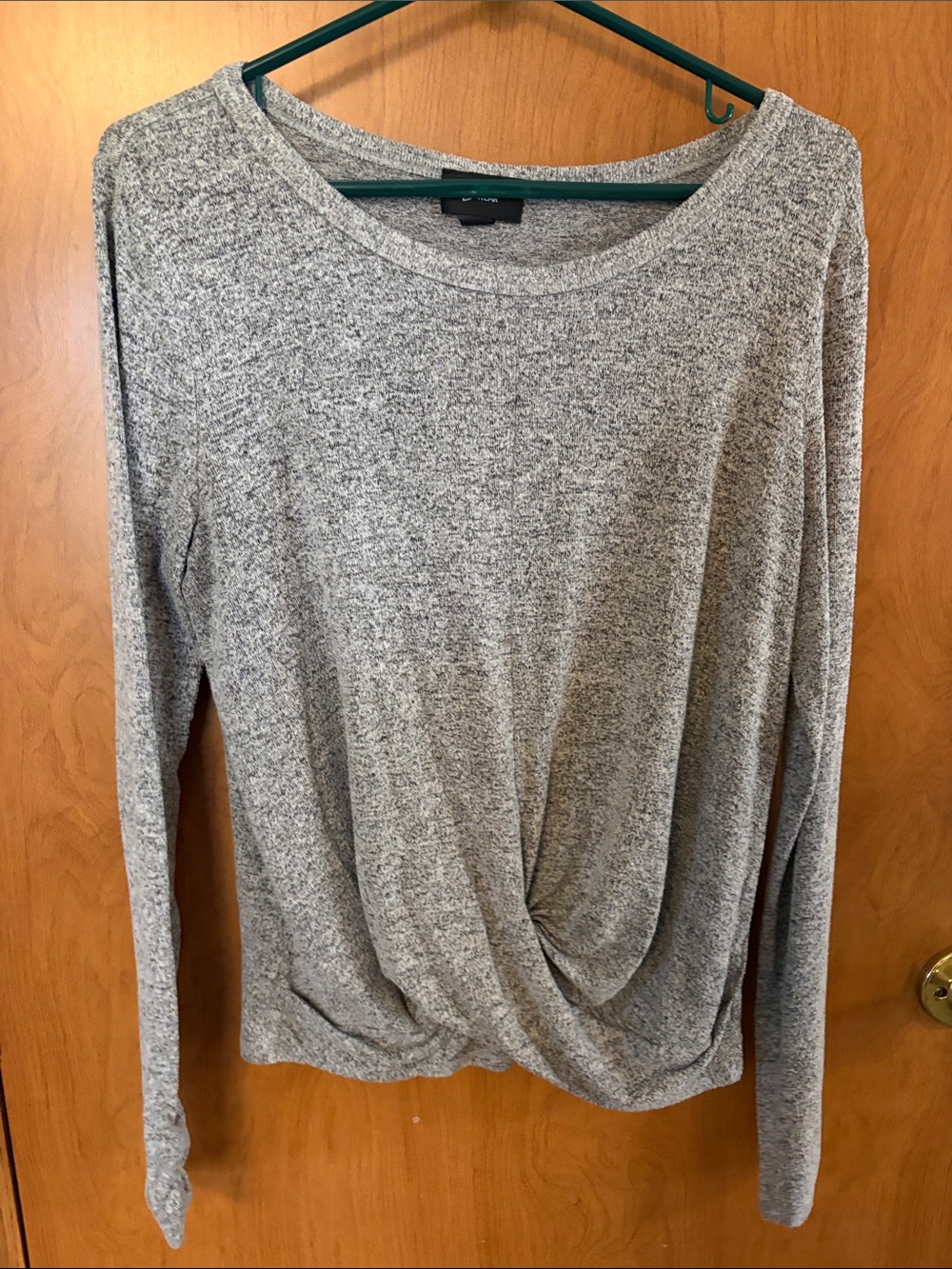 Bwear Heather Gray Twist-Hem Long Sleeve Top